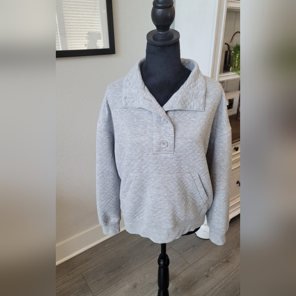 Stars Above Collared w/ Buttons Pullover- Gray Size Small